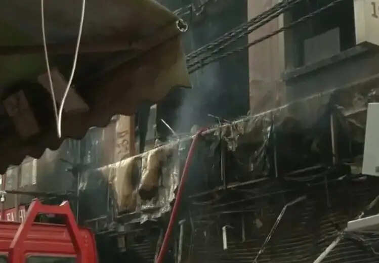 &nbsp;&nbsp;दिल्ली के पालम की राम चौक मार्केट में लगी आग, सात लोगों की मौत