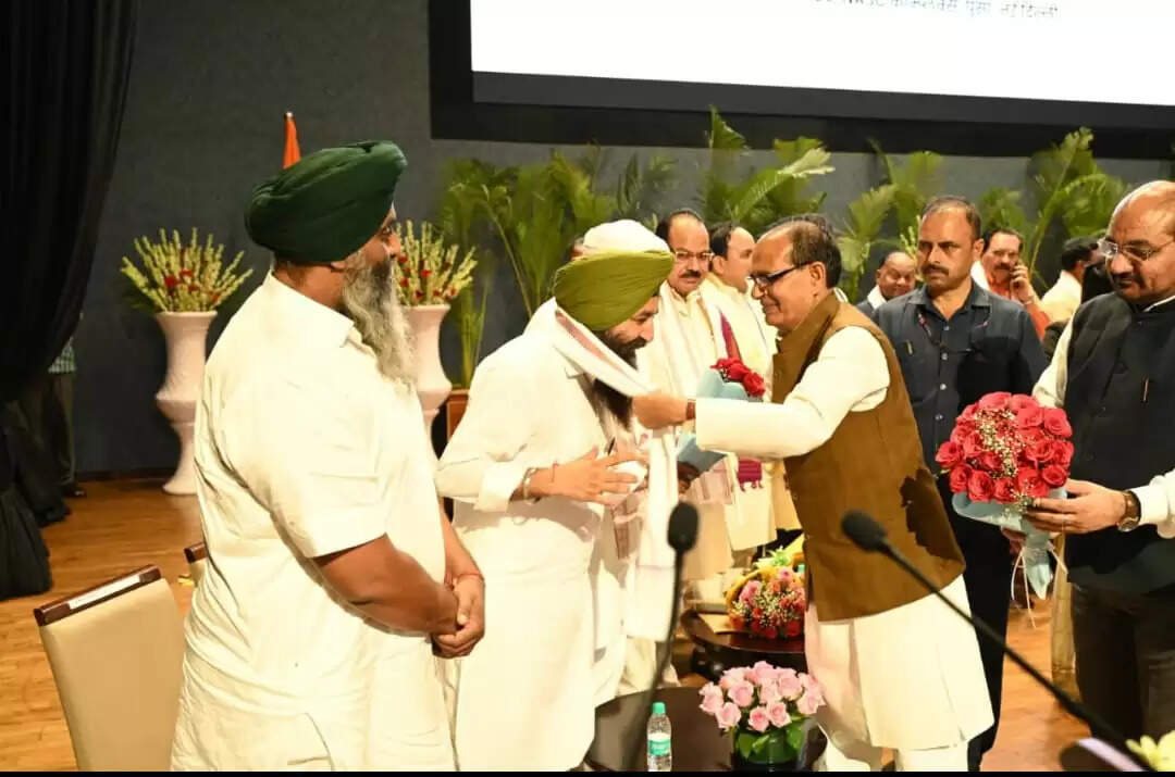 &nbsp;किसानों ने अमेरिकी दबाव में न आने के लिए मोदी सरकार का आभार जताया​​​​​​​
