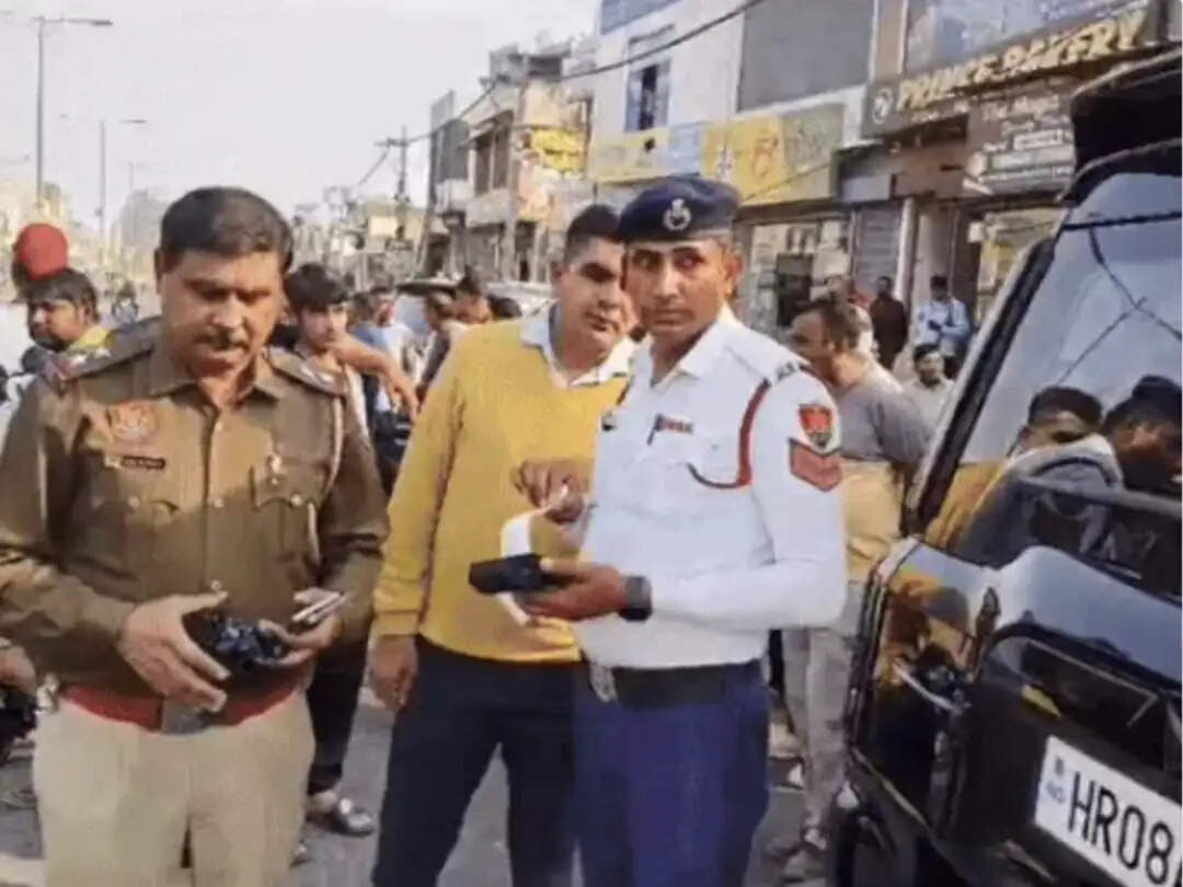   बेटे का चालान काटने पर सीआईडी इंस्पेक्टर ने ट्रैफिक एसएचओ को धमकाया