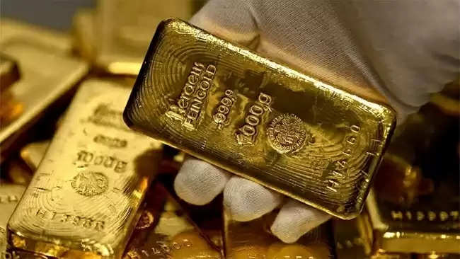मुंबई एयरपोर्ट पर 10.16 करोड़ रुपये का 16.36 किलो सोना बरामद