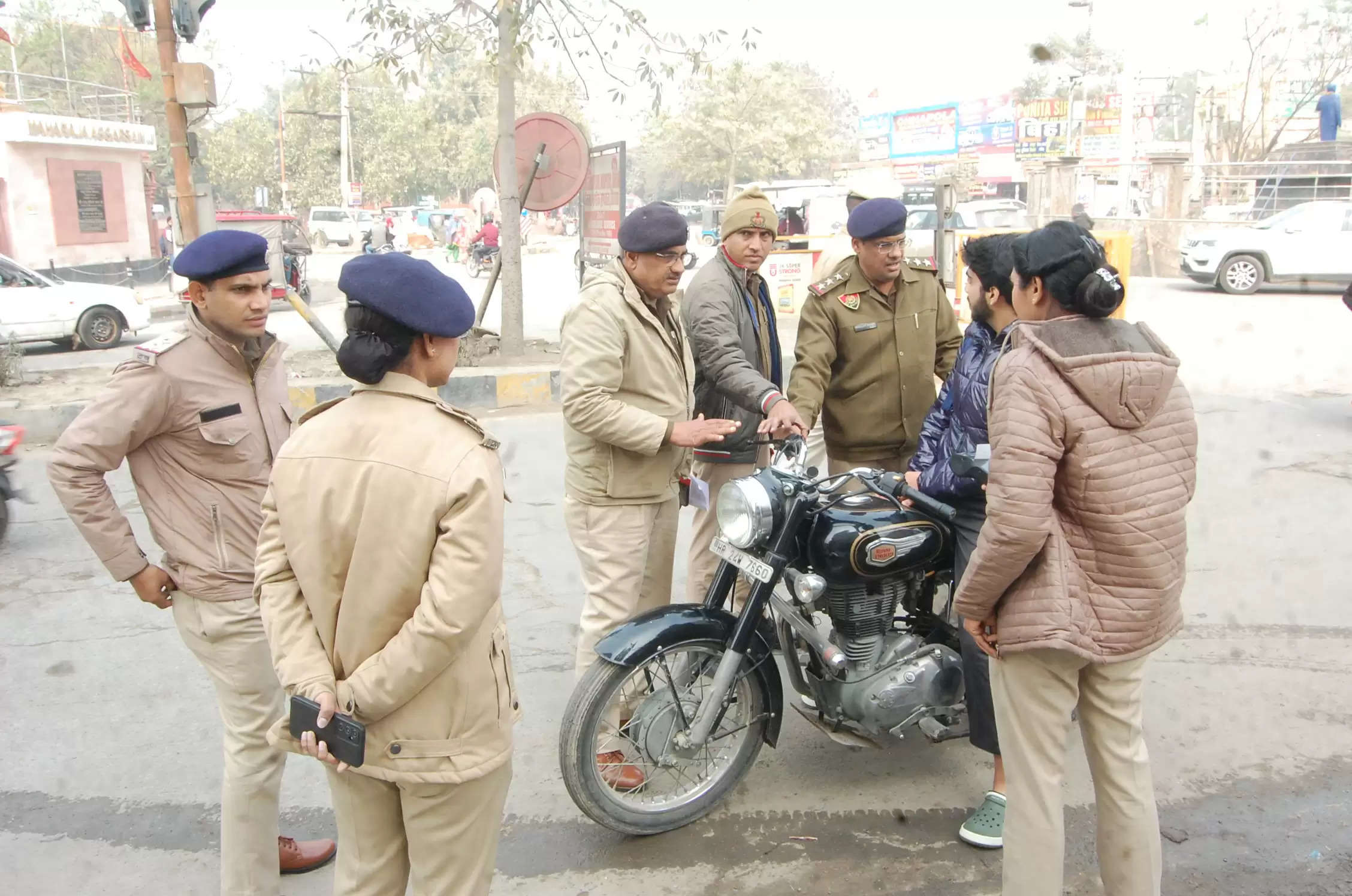  दूसरे दिन परशुराम मार्ग पर पुलिस ने चलाया चालान काटने का अभियान
