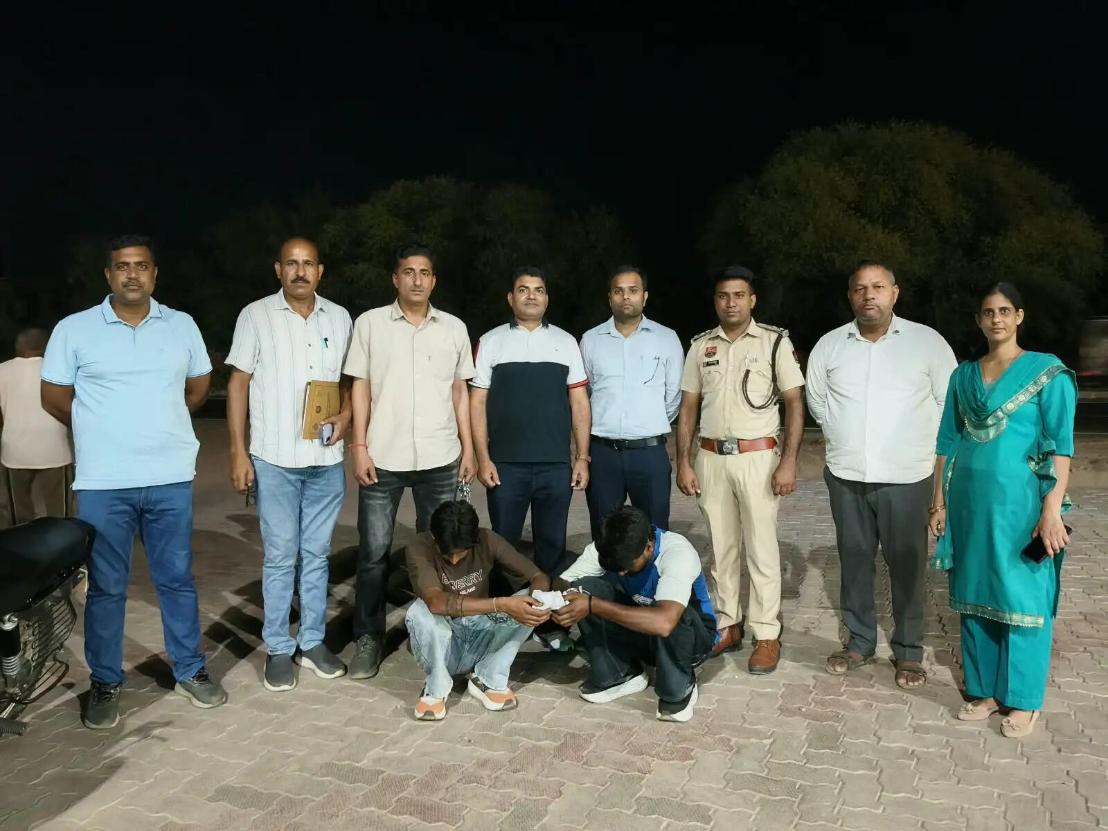 &nbsp; दो नशा तस्कर लगभग 1.50 लाख रुपए कीमत की हेरोइन साहित गिरफ्तार