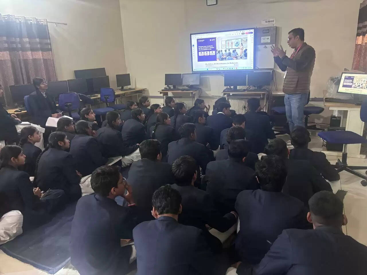 &nbsp;रिलायंस जियो ने हरियाणा भर में स्कूली छात्रों और शिक्षकों को एआई-रेडी बनाने के लिए अभियान शुरू किया