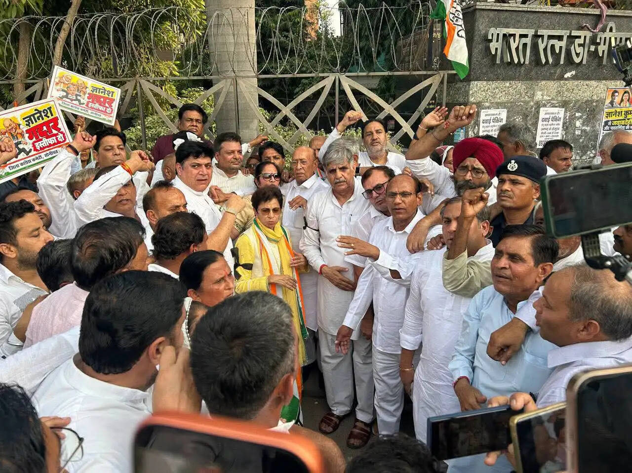 &nbsp;कुमारी सैलजा के नेतृत्व में सोनीपत में कांग्रेस का विरोध मार्च, हजारों लोगों ने उठाई &lsquo;वोट बचाओ, देश बचाओ&rsquo; की आवाज