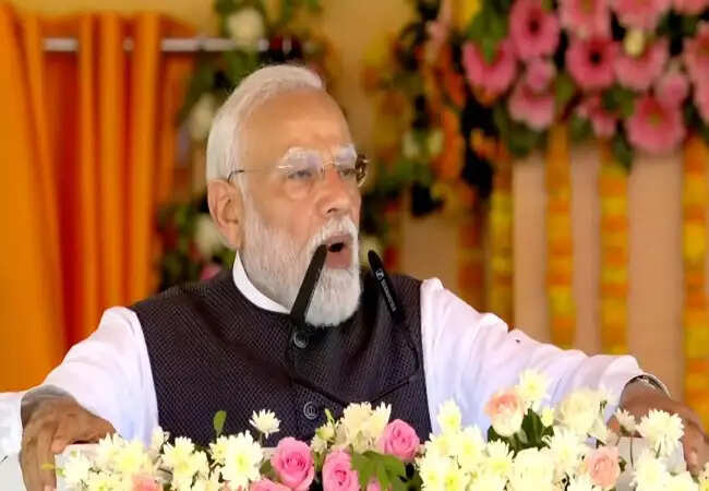 &nbsp;&nbsp;उत्तर प्रदेश के विकास की नई जीवन रेखा बनेगा गंगा एक्सप्रेस-वे: नरेन्द्र मोदी