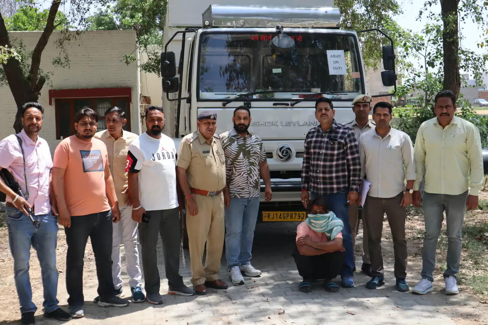  सिरसा पुलिस की  बड़ी कार्रवाई, करीब एक करोड रुपए की 2245 किलोग्राम डोडा चूरा पोस्त से भरा ट्रक बरामद,  एक काबू ।​​​​​​​