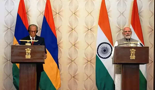 &nbsp;भारत-मॉरीशस सिर्फ साझेदार नहीं,परिवार हैं: प्रधानमंत्री मोदी​​​​​​​