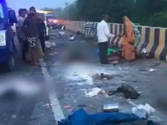 राजस्थान में भीषण सडक़ हादसा, 12 लोगों की मौत 