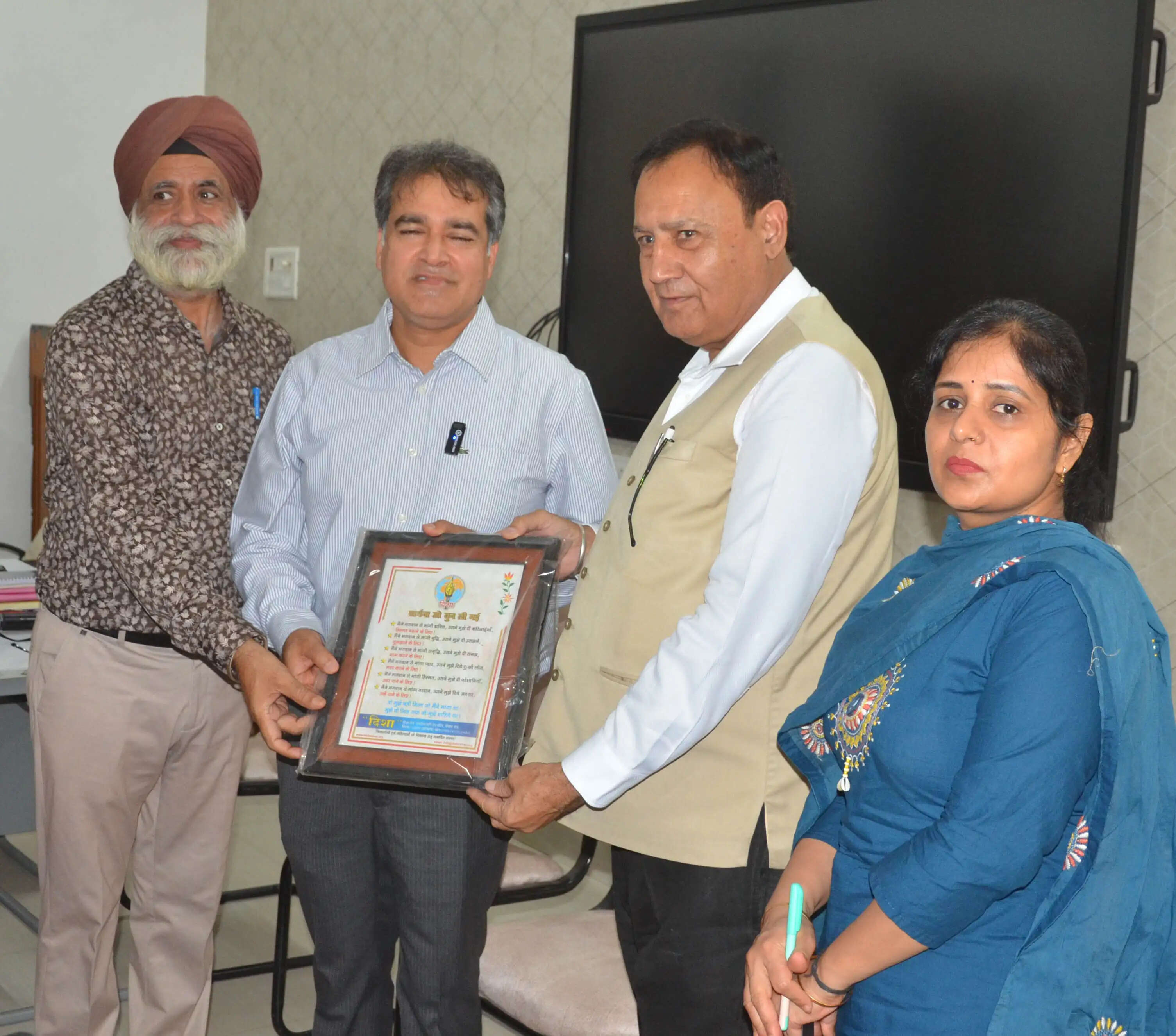 &nbsp;&nbsp;दिशा संस्था में इंटर्नशिप छात्राओं के लिए मनोचिकित्सक डॉ. अमित नारंग का प्रेरक सेमिनार
