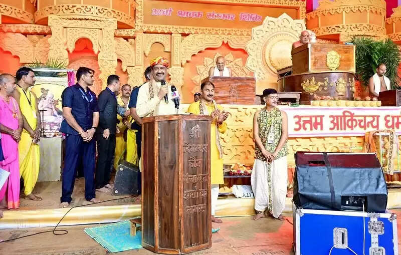 &nbsp;&nbsp;भगवान महावीर के विचार आज भी देश-दुनिया में यथार्थ : ओम बिरला