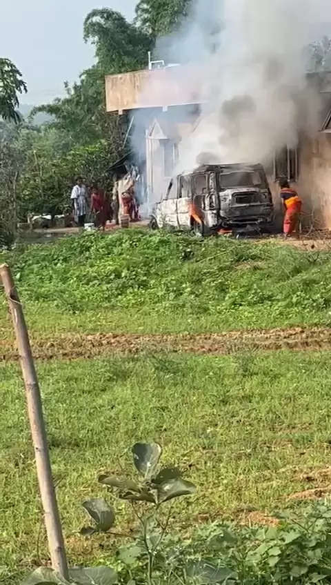 भाजपा नेता राजेन्द्र साहू के निधन से भड़के समर्थकों ने किया सड़क जाम, वाहन जलाया 