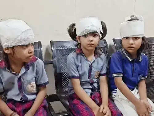&nbsp;फरीदाबाद में स्कूल पर निर्माणाधीन इमारत की दीवार गिरी, चार बच्चे गंभीर घायल