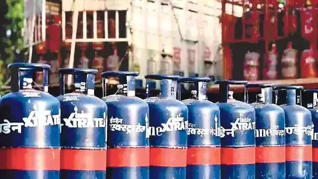 &nbsp;युद्ध&nbsp;&nbsp;का प्रभाव : काॅमर्शियल गैस की कमी से तेलुगु भाषाई राज्यों में होटल इंडस्ट्री प्रभावित