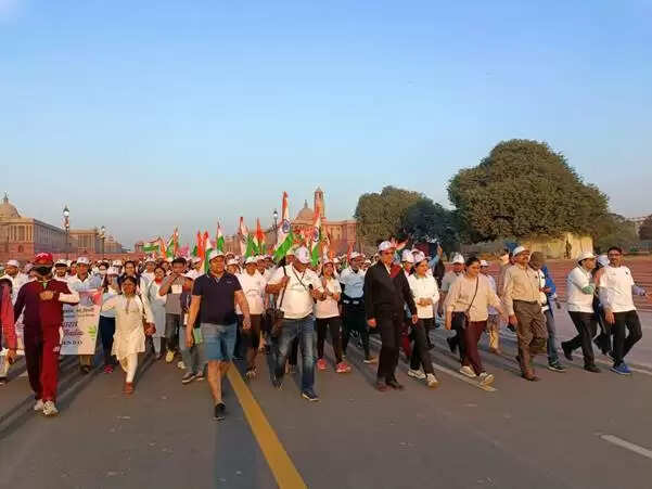 नई दिल्ली में मेगा वॉकथॉन कार्यक्रम 'वॉक फॉर हेल्थ' का आयोजन