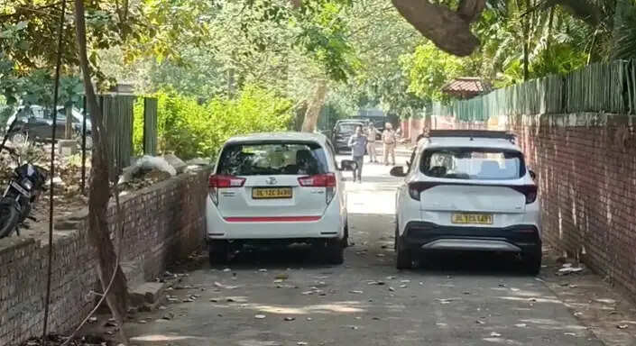 &nbsp;&nbsp;पंजाब के उद्योग मंत्री के ठिकानों पर दिल्ली-चंडीगढ़ में ईडी की छापेमारी