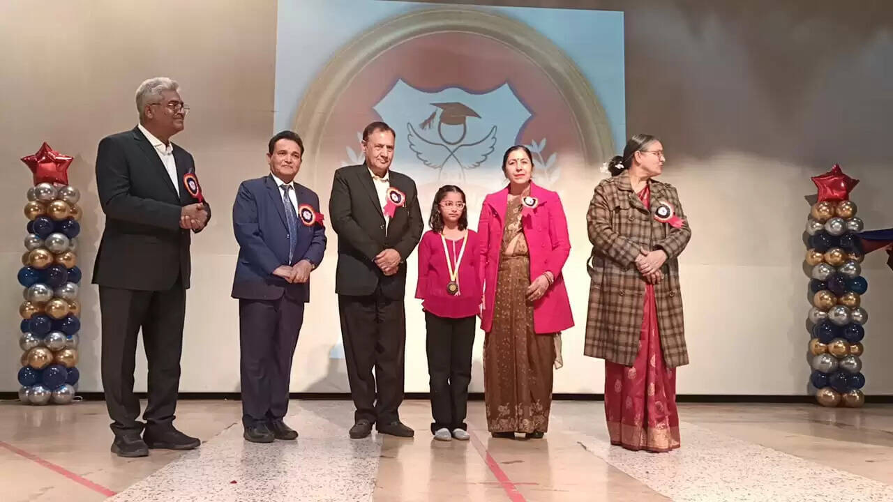  वरिष्ठ पत्रकार सुरेंद्र भाटिया ने खिलाडियों 