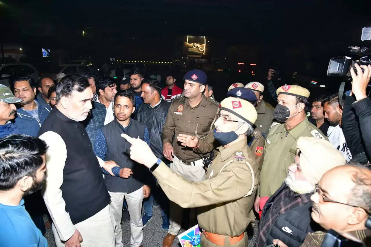 &nbsp;पर्यावरण मंत्री ने देर रात सिंघु बॉर्डर पर जाकर ग्रेप 4 के कार्यान्वयन का निरीक्षण किया