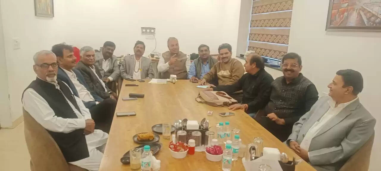 &nbsp;&nbsp;जीएसटी सुधार और व्यापारियों के हितों को लेकर हरियाणा उद्योग व्यापार हित मंडल की बैठक आयोजित