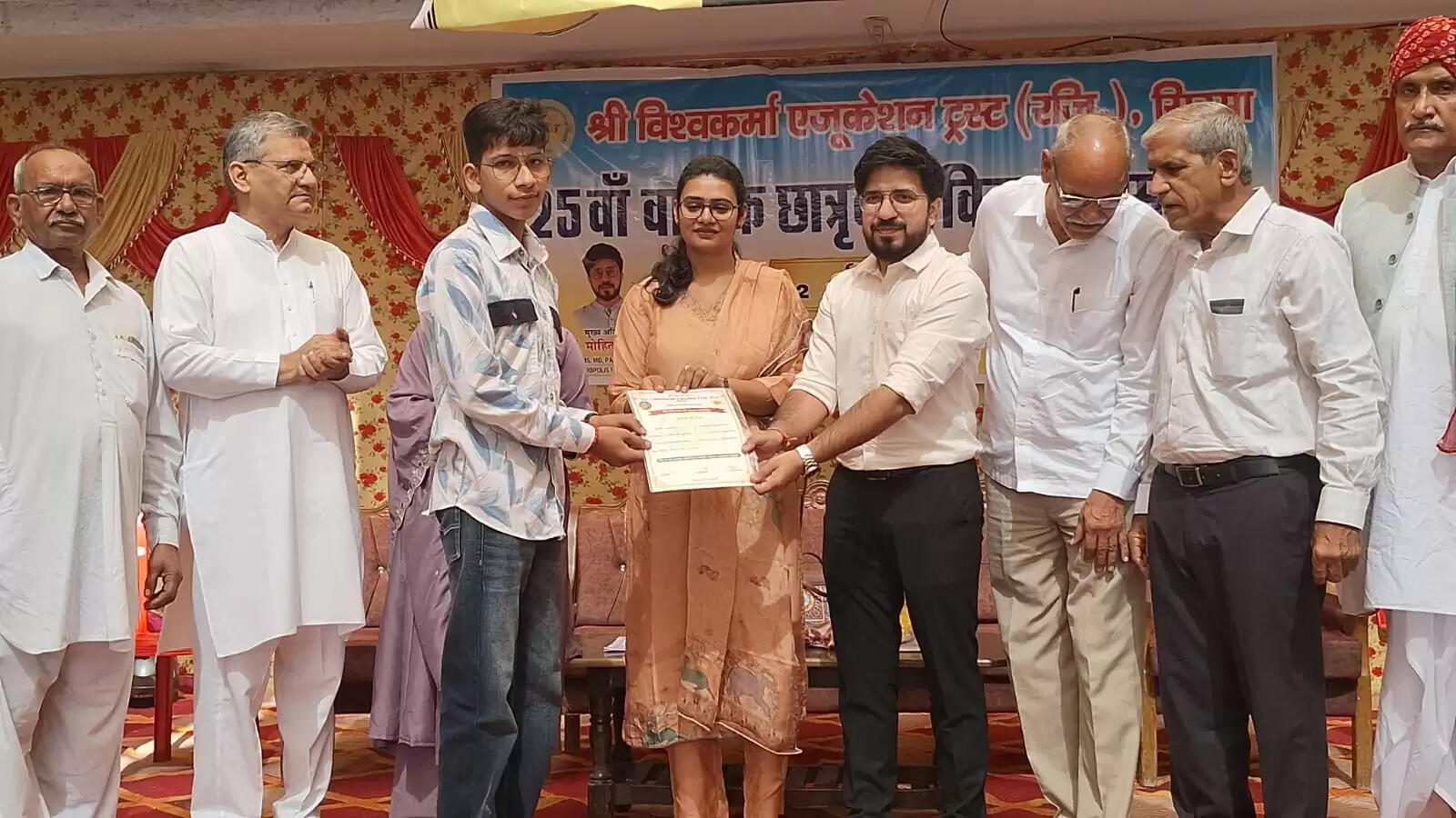 समाज की तरक्की के लिए शिक्षित होना जरूरी: डा. मोहित सुथार