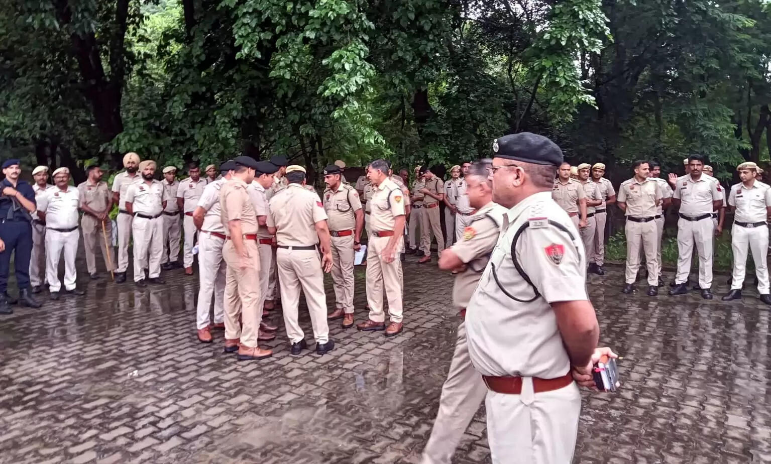 &nbsp;डीएसपी समेत 350 पुलिसकर्मी तै&nbsp;बाढ़ की आशंका पर फतेहाबाद पुलिस अलर्ट मोड में, तीननात ​​​​​​​