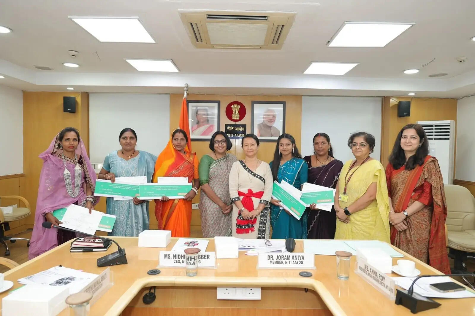 रिलायंस फाउंडेशन और नीति आयोग ने मध्य प्रदेश की पांच महिला किराना उद्यमियों को किया सम्मानित