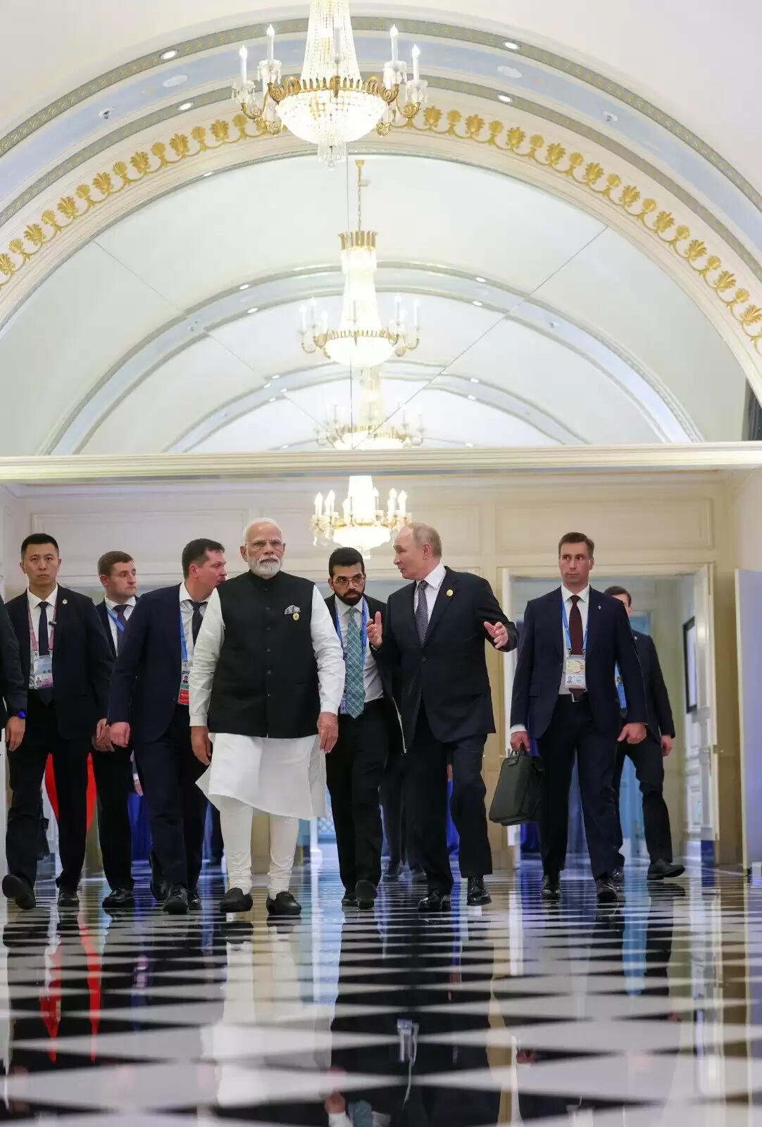 &nbsp;कठिन से कठिन परिस्थितियों में भी भारत और रूस कंधे से कंधा मिलाकर चले : प्रधानमंत्री