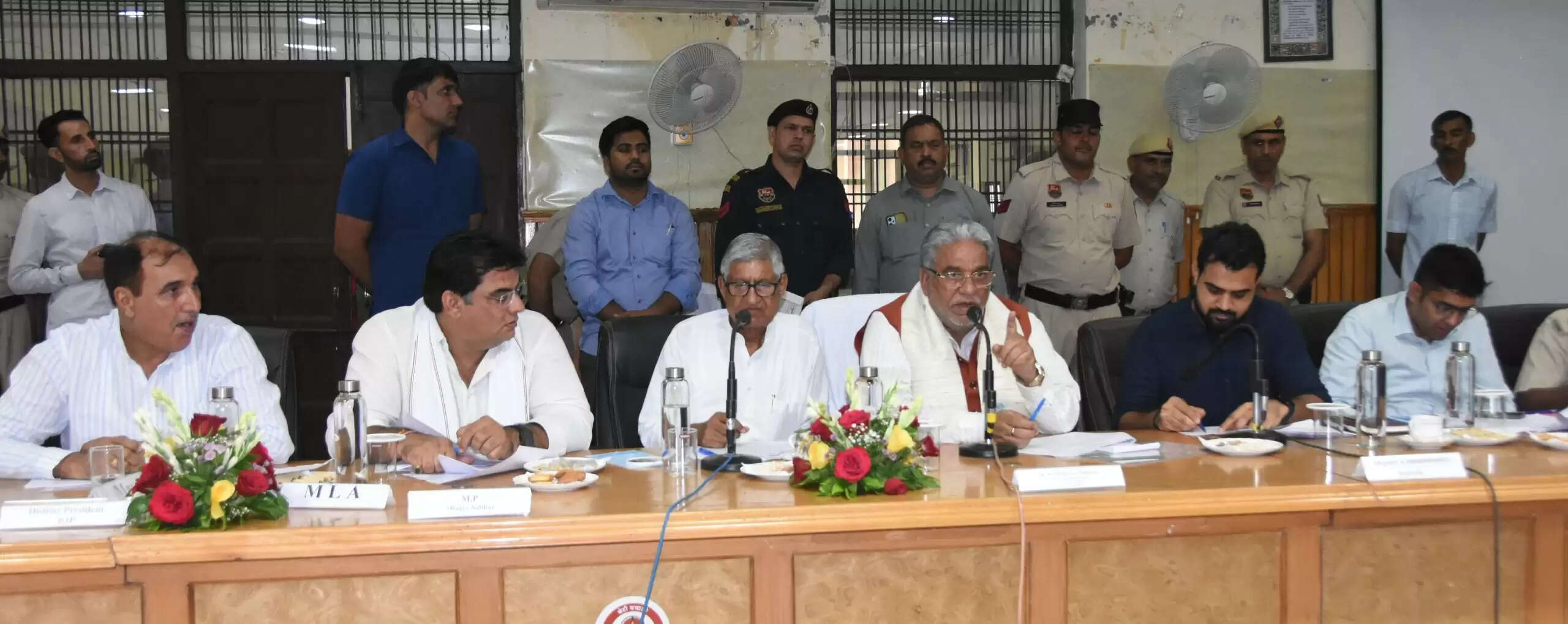 ओमेक्स सिटी को एक माह में पांच करोड़ जमा करवाने के दिए गए निर्देश
