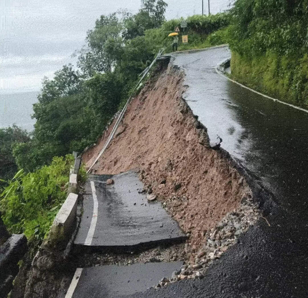 दार्जिलिंग में आफत की बारिश, एक रात में 17 लोगों की मौत