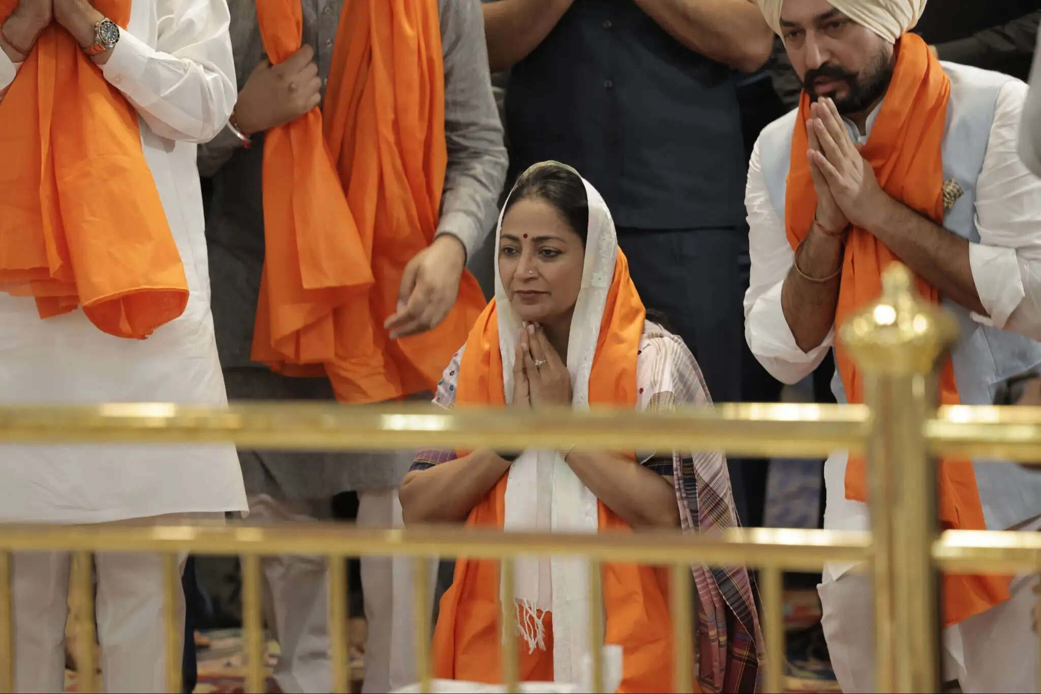 &nbsp;&nbsp;दिल्ली की मुख्यमंत्री ने पंजाब के गुरुद्वारा श्री ज्योति सरूप साहिब में शीश नवाया