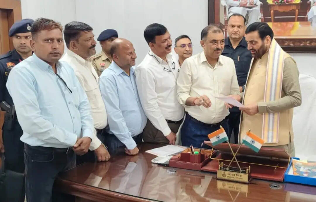 &nbsp;हरियाणा के पत्रकारों को जल्दी मिलेगी कैश लेस हैल्थ सुविधा : नायब सिंह सैनी