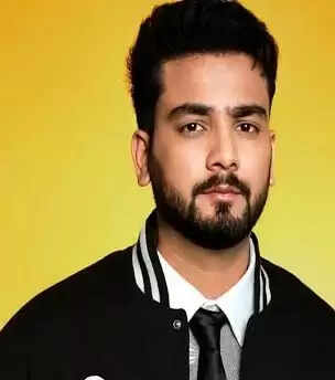 &nbsp;बिग बॉस विनर यूट्यूबर एल्विश यादव के घर पर फायरिंग, बाइक सवार बदमाशों ने बरसाई गोलियां​​​​​​​