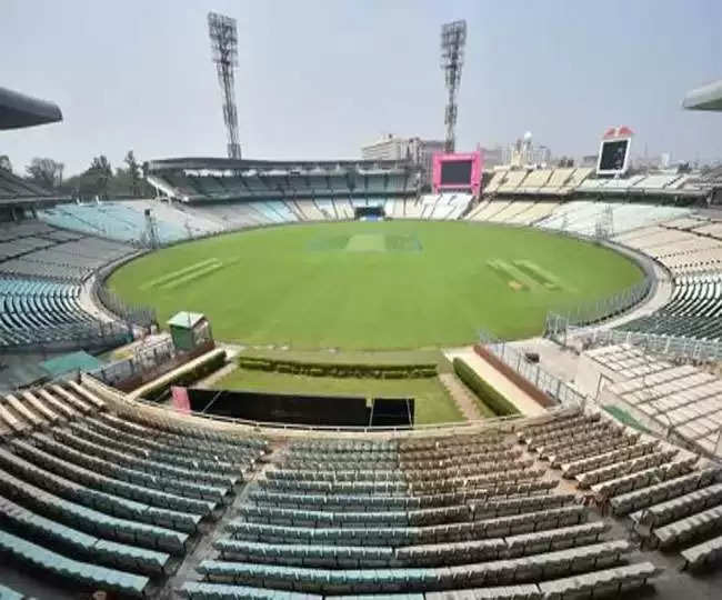 कोलकाता के मशहूर ईडन गार्डन स्टेडियम में लगी आग, खिलाड़ियों का सामान राख