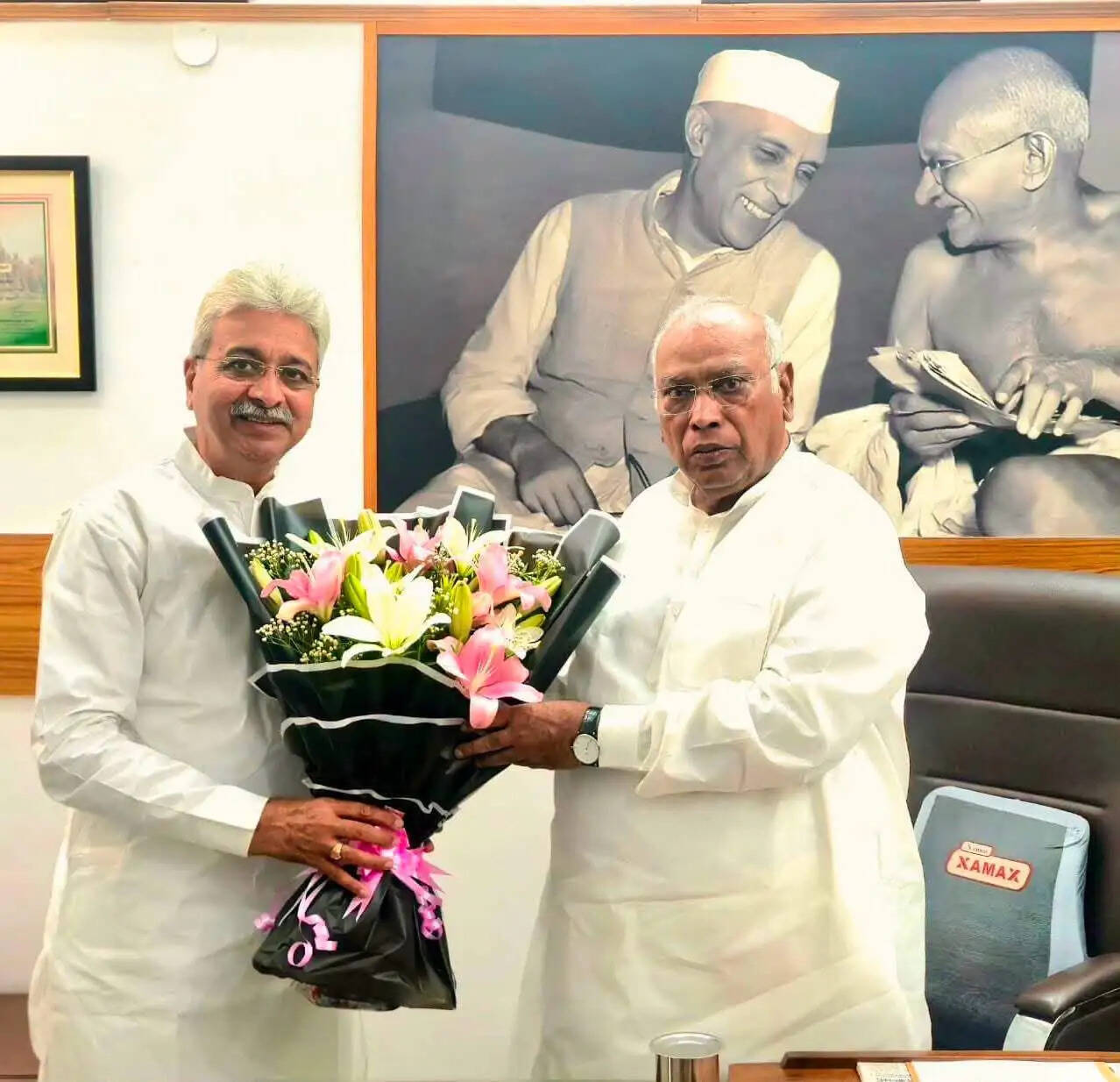 राव नरेंद्र सिंह ने कांग्रेस अध्यक्ष मल्लिकार्जुन खड़गे से की मुलाकात, हरियाणा के राजनीतिक परिदृश्य, संगठन और आगामी कार्ययोजना पर हुई विस्तृत चर्चा