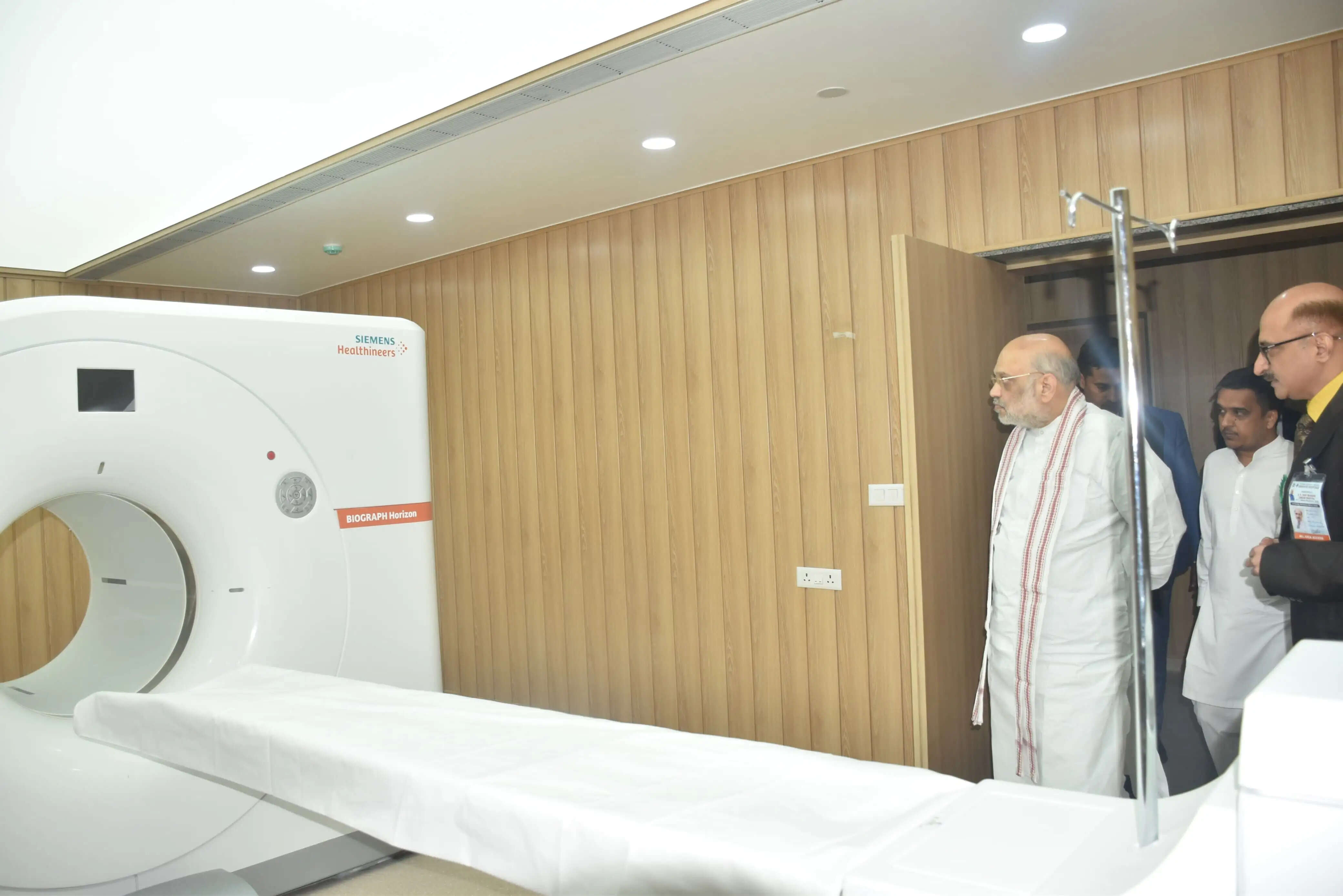 &nbsp;&nbsp;सूरत अब सिर्फ औद्योगिक नहीं, स्वास्थ्य क्षेत्र में भी प्रगति के पथ पर : अमित शाह