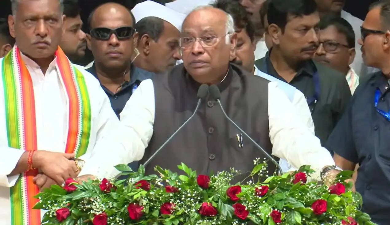 &nbsp;कांग्रेस अध्यक्ष खरगे ने श्रीकृष्ण सिंह की जयंती पर सामाजिक समानता और सांप्रदायिक सद्भाव का दिया संदेश