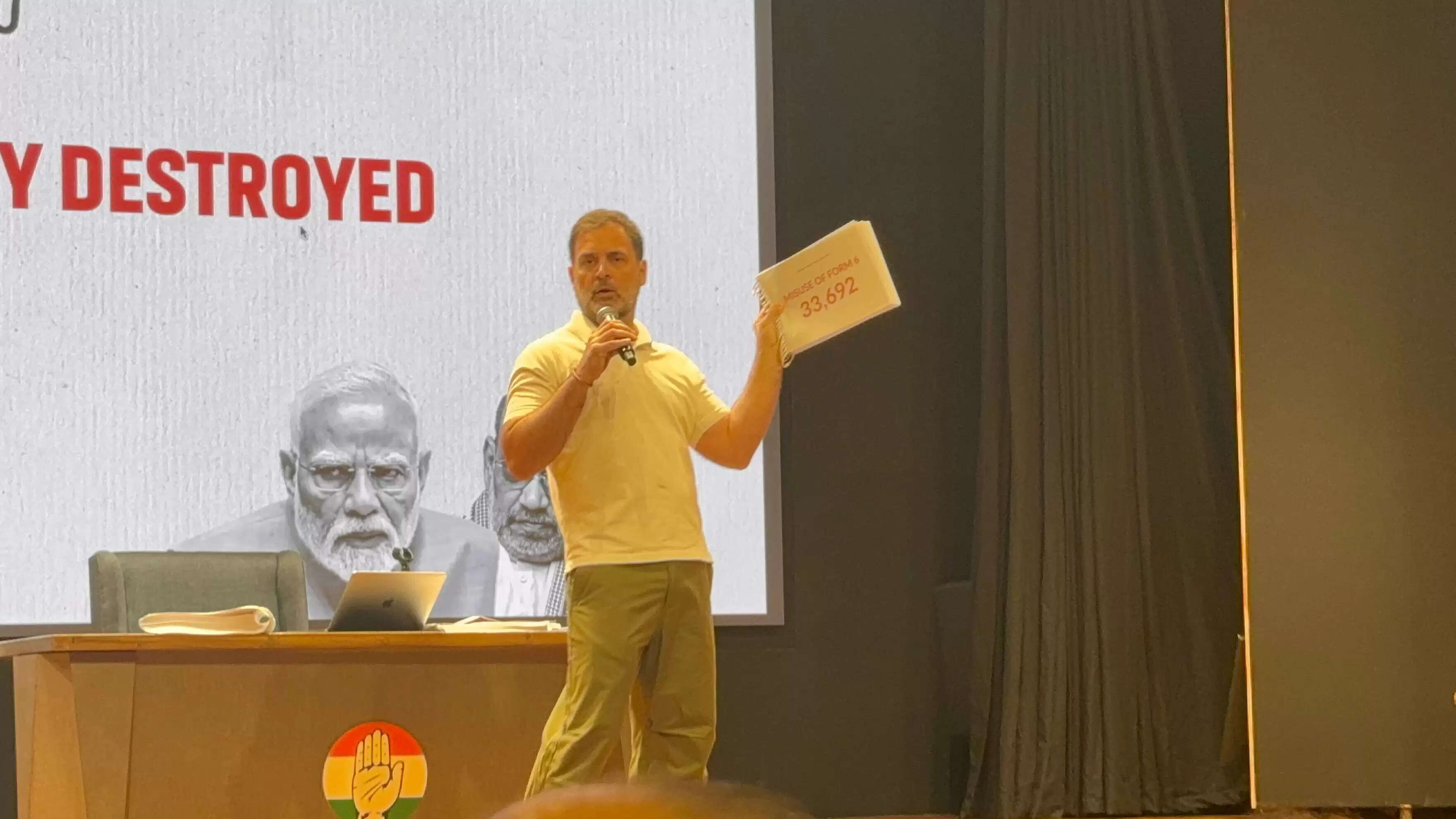 गांधी के नेराहुलतृत्व में सोमवार को इंडी गठबंधन के नेता संसद से चुनाव आयोग तक निकालेंगे मार्च, वोट चोरी का आरोप