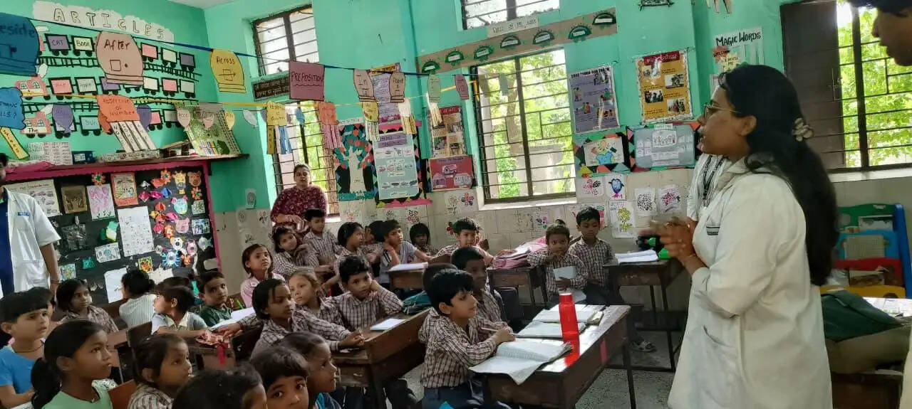 एसजीटीयू के फैकल्टी ऑफ डेंटल साइंसेज ने 20 गांवों में चलाया जन-जागरूकता अभियान