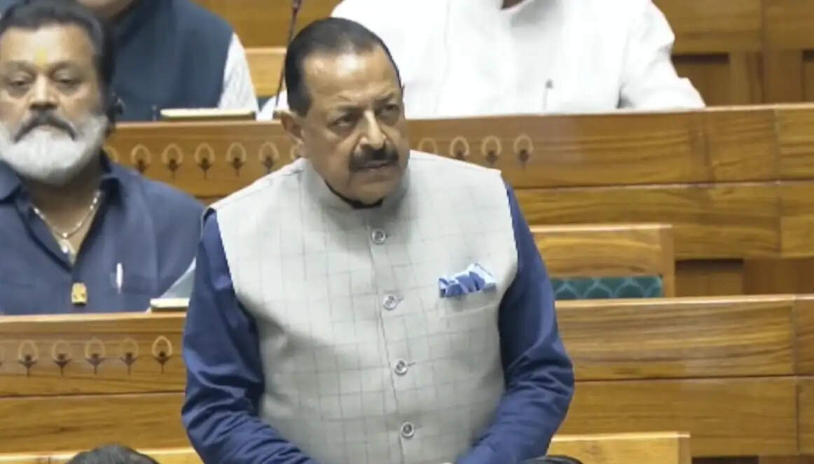 &nbsp;लोकसभा में सार्वजनिक परीक्षा संशोधन विधेयक-2026 पेश, पेपर लीक पर 10 साल तक की जेल और 10 करोड़ रुपये का प्रस्ताव