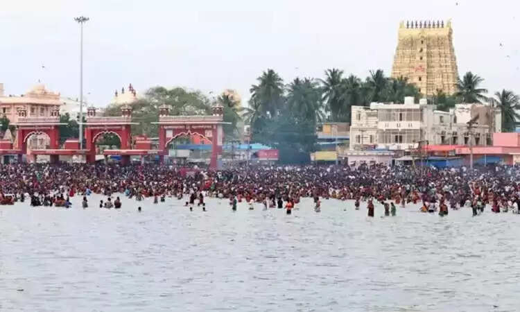 &nbsp;&nbsp;थाई अमावस्या पर पितरों के लिए तर्पण लिए रामेश्वरम में उमड़े श्रद्धालु