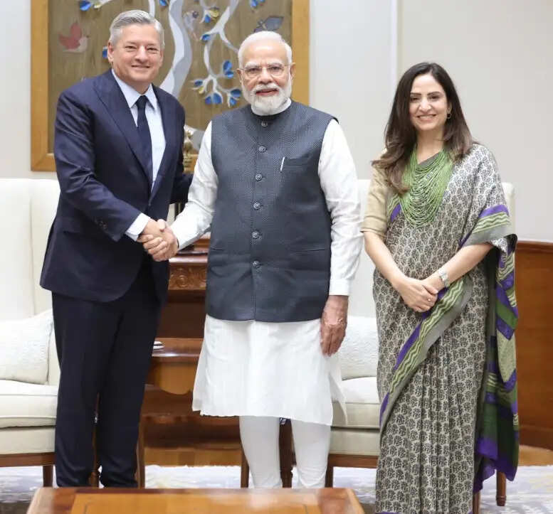 &nbsp;&nbsp;प्रधानमंत्री नरेन्द्र मोदी से मिले नेटफ्लिक्स के को-सीईओ टेड सारंडोस, मनोरंजन क्षेत्र की संभावनाओं पर की चर्चा
