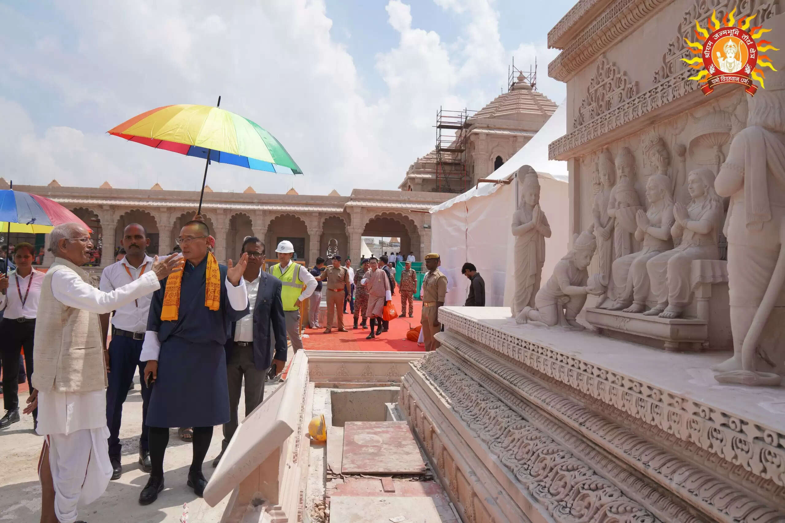 &nbsp;भूटान के प्रधानमंत्री टोबगे ने सपरिवार किए श्रीराम लला के दर्शन