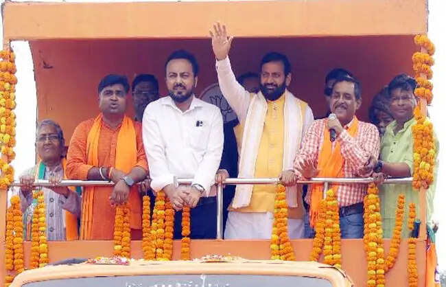 &nbsp;&nbsp;स्वर्णिम एवं विकसित पश्चिम बंगाल बनाने के लिए जनता तत्पर: नायब सिंह सैनी​​​​​​​