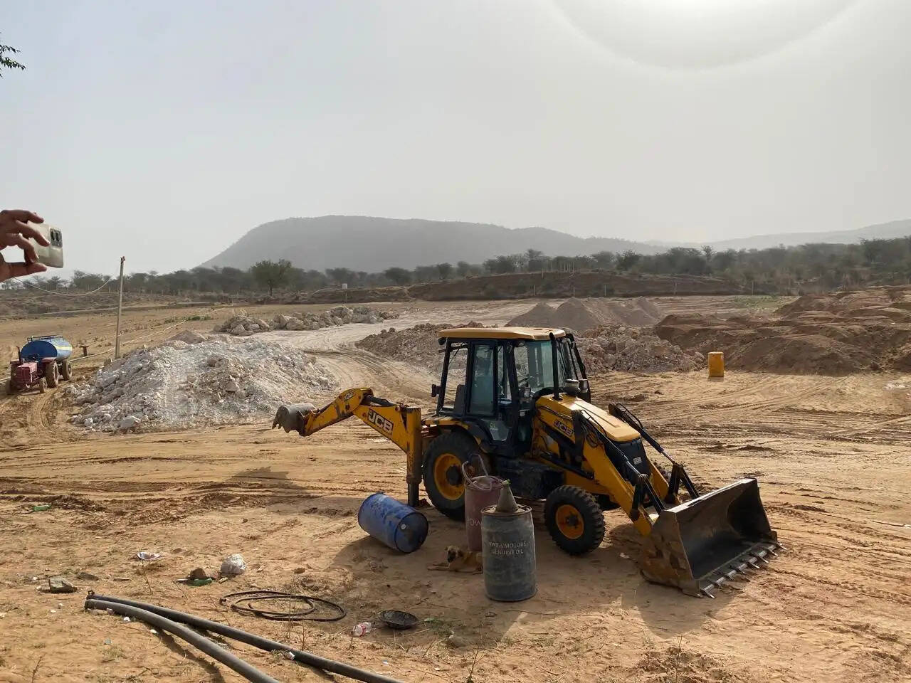 पीएचईडी के अधीक्षण अभियन्ता के 19 ठिकानों पर एसीबी की कार्रवाई