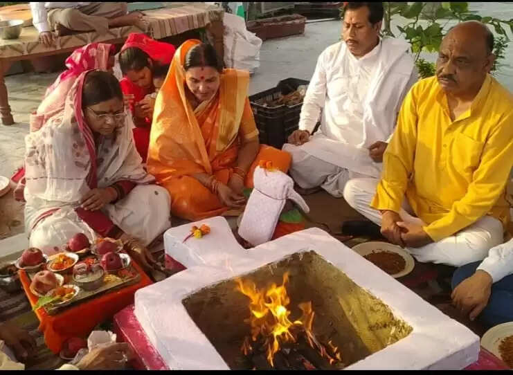 &nbsp;महामृत्युंजय यज्ञ कर मनाया गया देश के प्रधानमंत्री नरेंद्र मोदी का जन्मदिन।