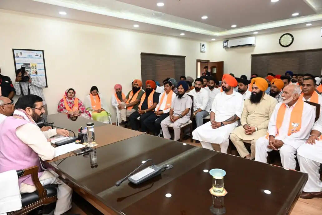 &nbsp;*मुख्यमंत्री नायब सिंह सैनी की अध्यक्षता में पंजाब के कई प्रमुख लोगों ने भारतीय जनता पार्टी की सदस्यता ग्रहण की*
