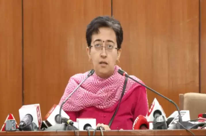 बिजली मंत्री आतिशी का एलजी पर गंभीर आरोप