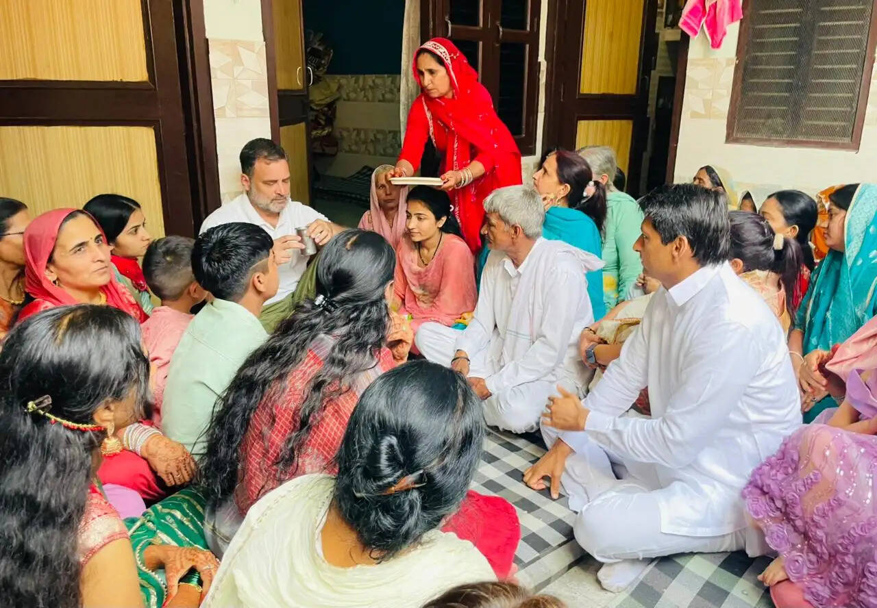 किसान की बेटी की शादी में पहुंचे राहुल गांधी