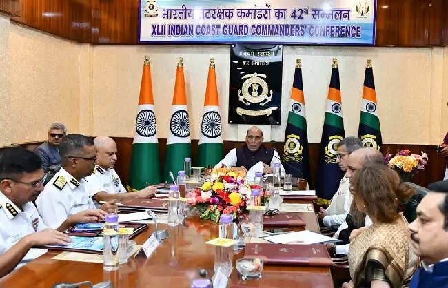 रक्षा मंत्री ने हिंद महासागर क्षेत्र में आईसीजी के बढ़ते रणनीतिक महत्व को रेखांकित किया