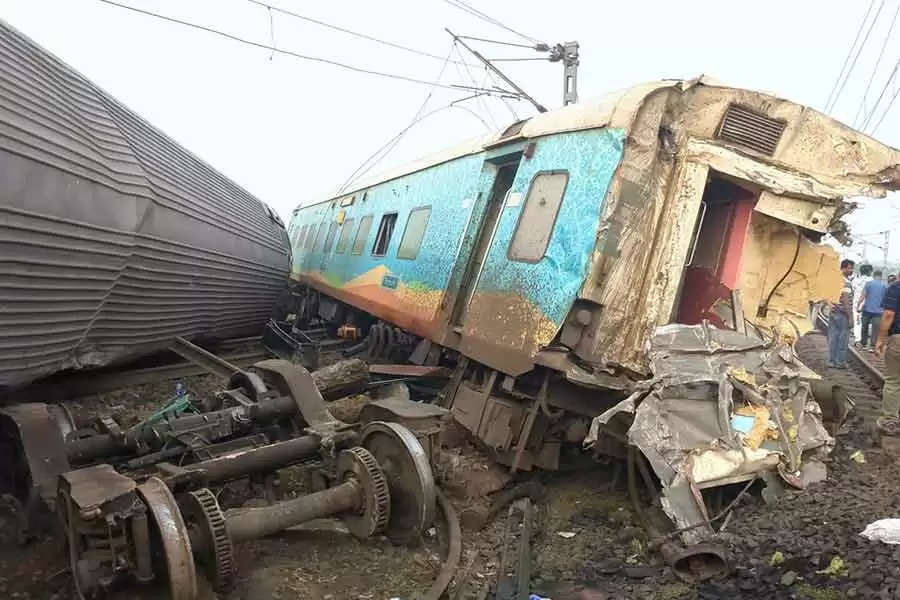 रेलवे का प्रारंभिक अनुमान, सिग्नल की समस्या से हुई भीषणतम रेल दुर्घटना 