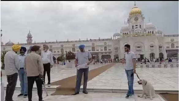 &nbsp;अमृतसर स्वर्ण मंदिर को दूसरे दिन भी बम से उड़ाने की धमकी मिली